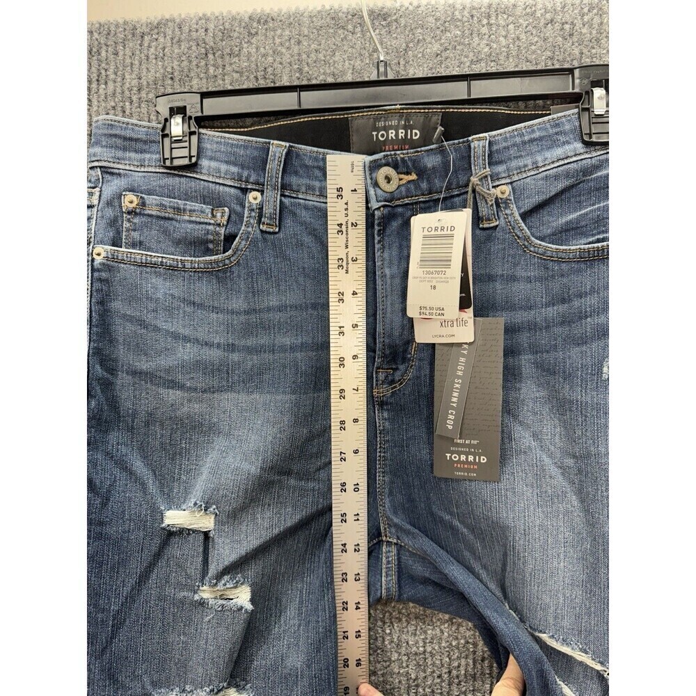 Torrid Sky High Skinny Crop Jeans Womens 18 Blue Distressed Raw Brighton Hem NEW - Picture 7 of 9